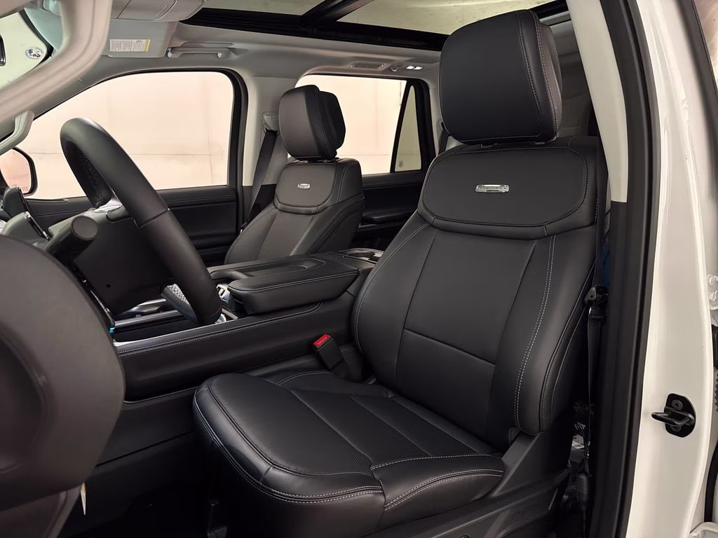 2026 Star White Metallic Tri-Coat Ford Expedition Platinum 4X4 SUV