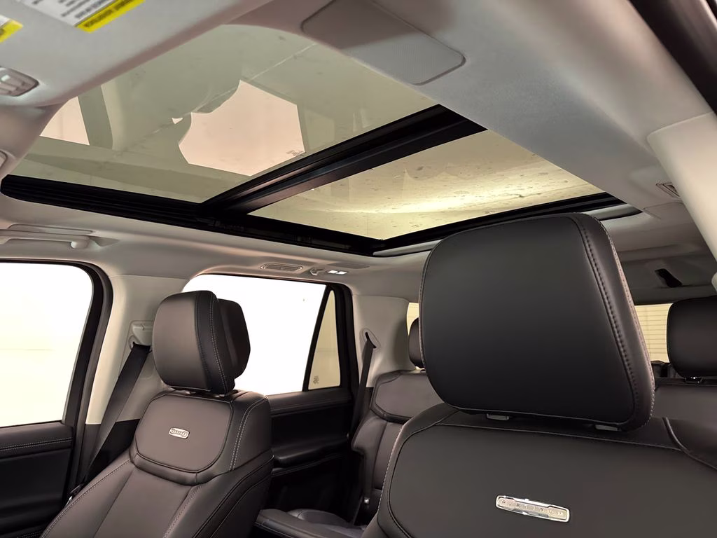 2026 Star White Metallic Tri-Coat Ford Expedition Platinum 4X4 SUV
