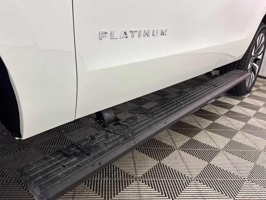2026 Star White Metallic Tri-Coat Ford Expedition Platinum 4X4 SUV