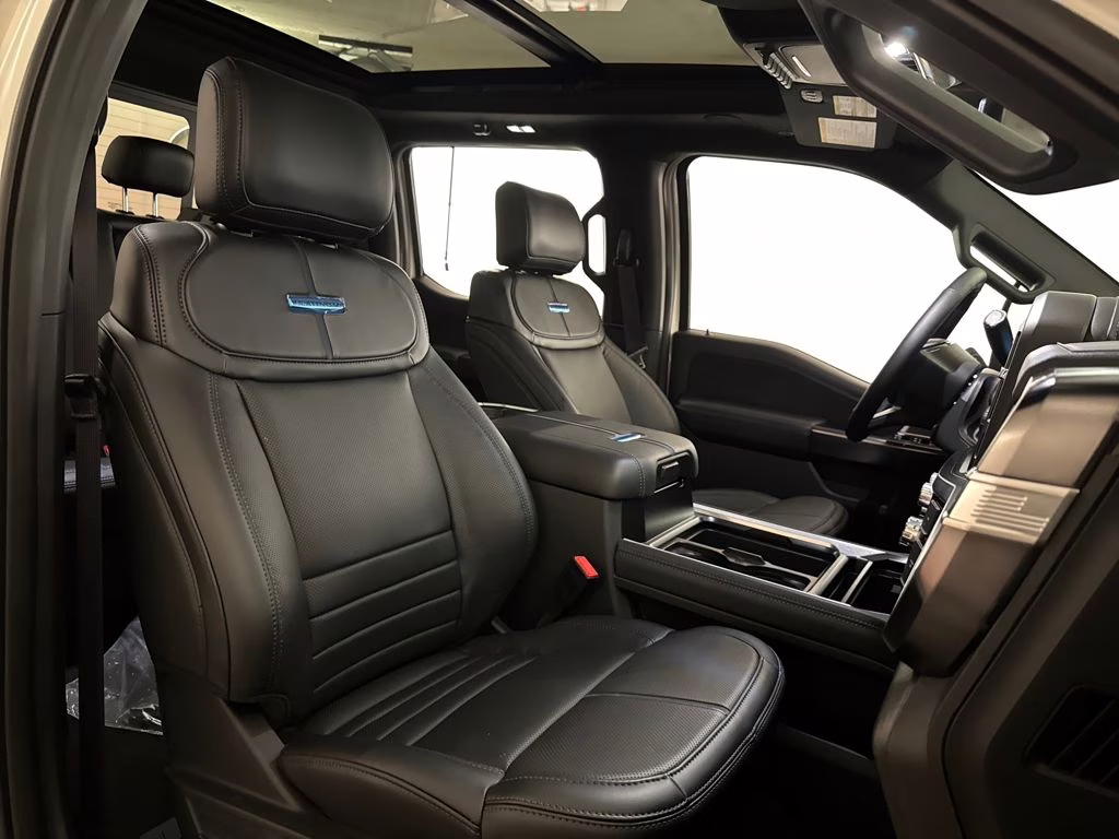 2026 Star White Metallic Tri-Coat Ford Super Duty F-350 SRW Platinum 4X4 Truck