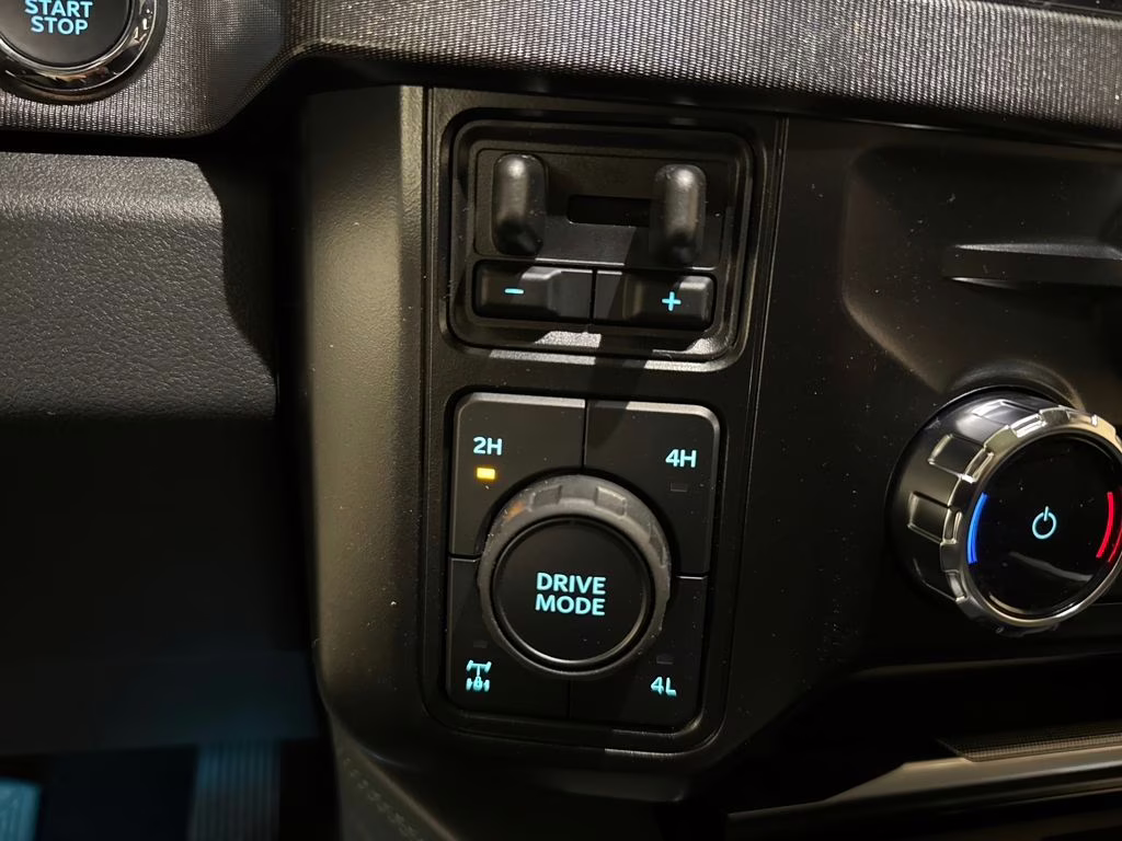 2026 Star White Metallic Tri-Coat Ford Super Duty F-350 SRW Platinum 4X4 Truck