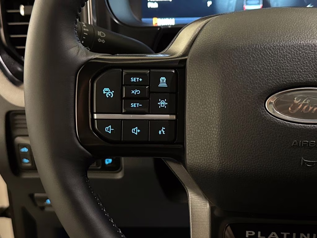 2026 Star White Metallic Tri-Coat Ford Super Duty F-350 SRW Platinum 4X4 Truck