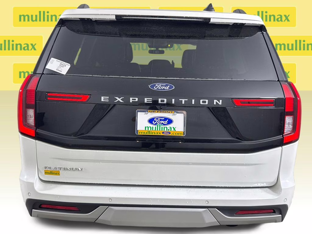 2026 Star White Metallic Tri-Coat Ford Expedition Platinum 4X4 SUV