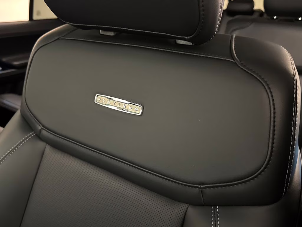 2026 Star White Metallic Tri-Coat Ford Expedition Platinum 4X4 SUV