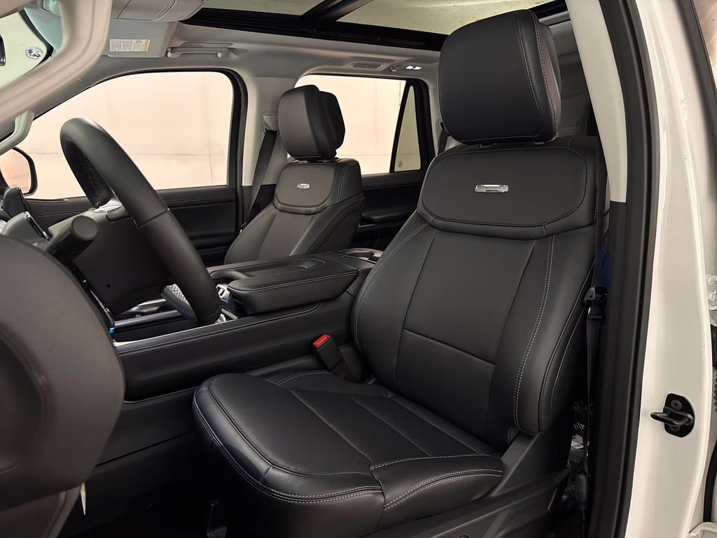 2026 Star White Metallic Tri-Coat Ford Expedition Platinum 4X4 SUV