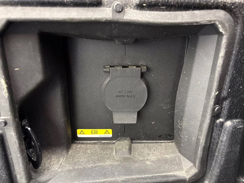 2023 Agate Black Metallic Ford F-150 XLT 4X4 Truck