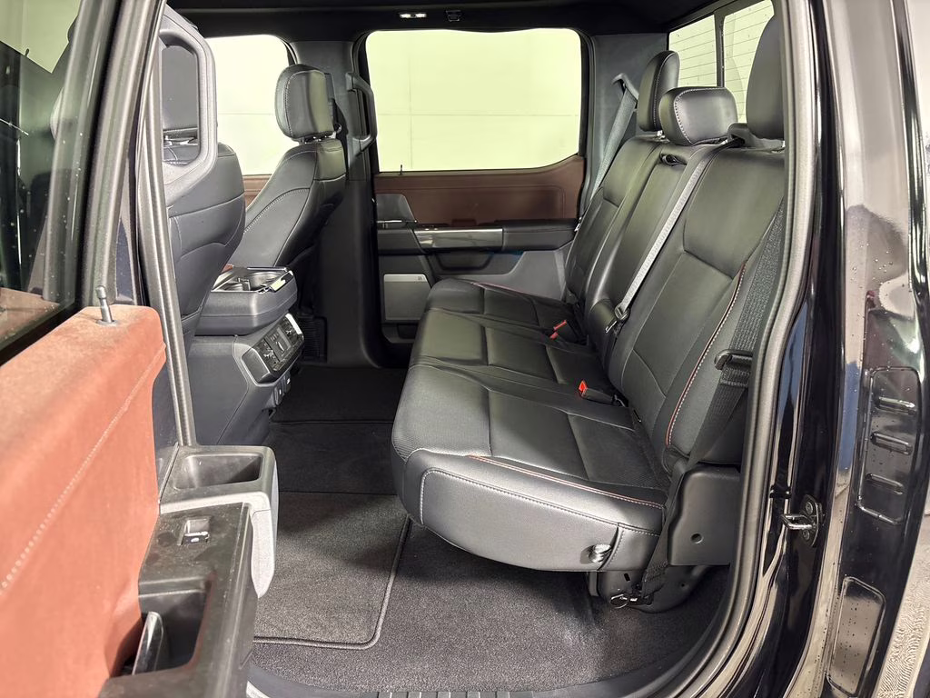 2023 Agate Black Metallic Ford F-150 Lariat 4X4 Truck