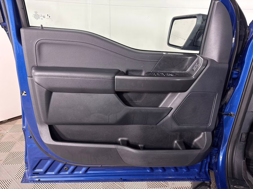 2023 Atlas Blue Metallic Ford F-150 XLT 4X4 Truck