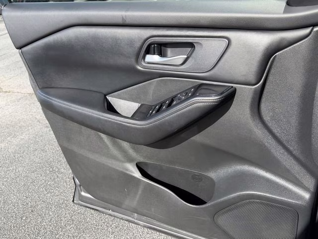 2025 Gun Metallic Nissan Rogue SV FWD SUV