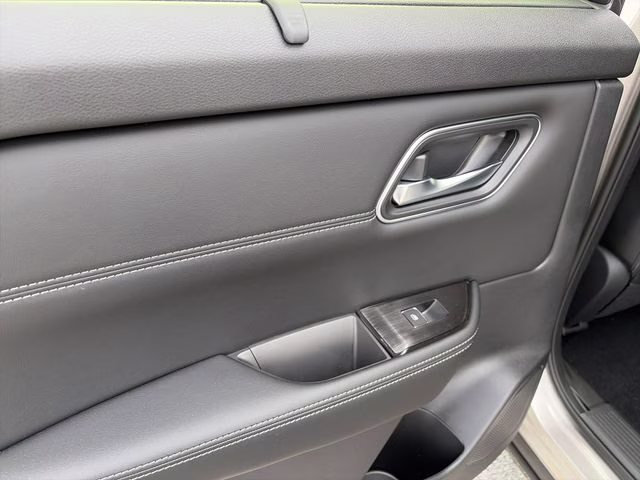 2026 Champagne Silver Metallic Nissan Rogue Platinum AWD SUV