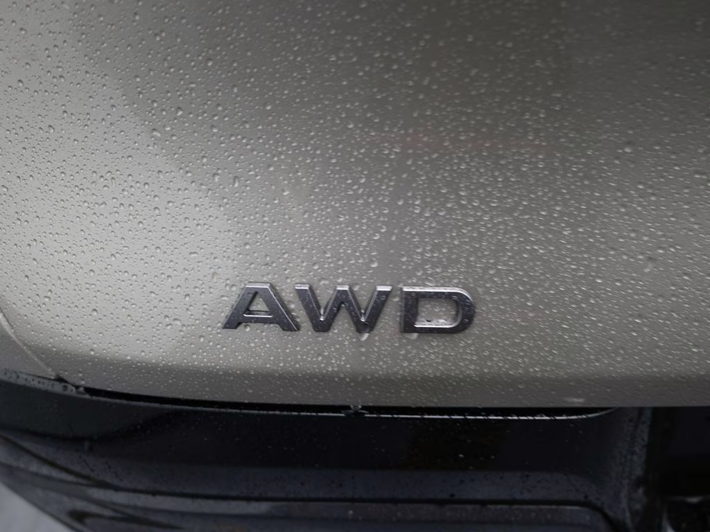 2026 Champagne Silver Metallic Nissan Murano Platinum AWD SUV