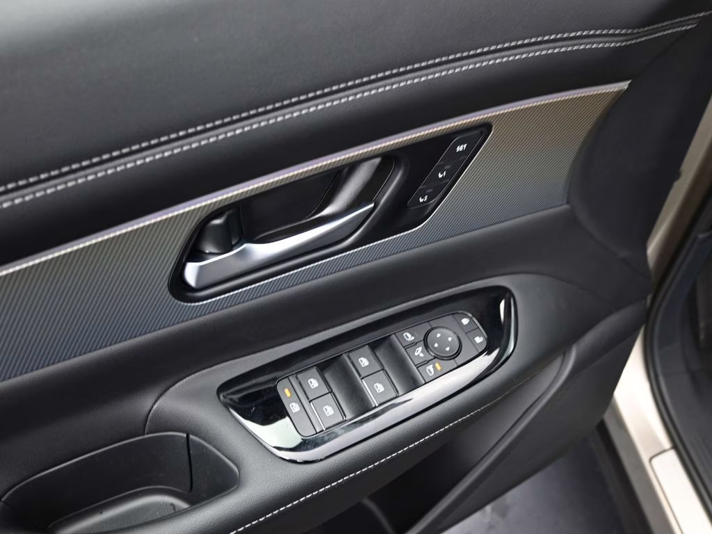 2026 Champagne Silver Metallic Nissan Murano Platinum AWD SUV