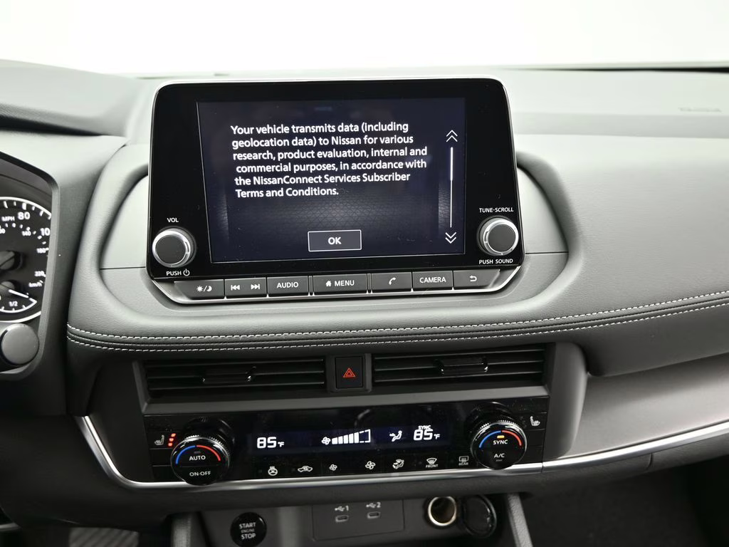 2026 Everest White Pearl Tricoat Nissan Rogue SV FWD SUV