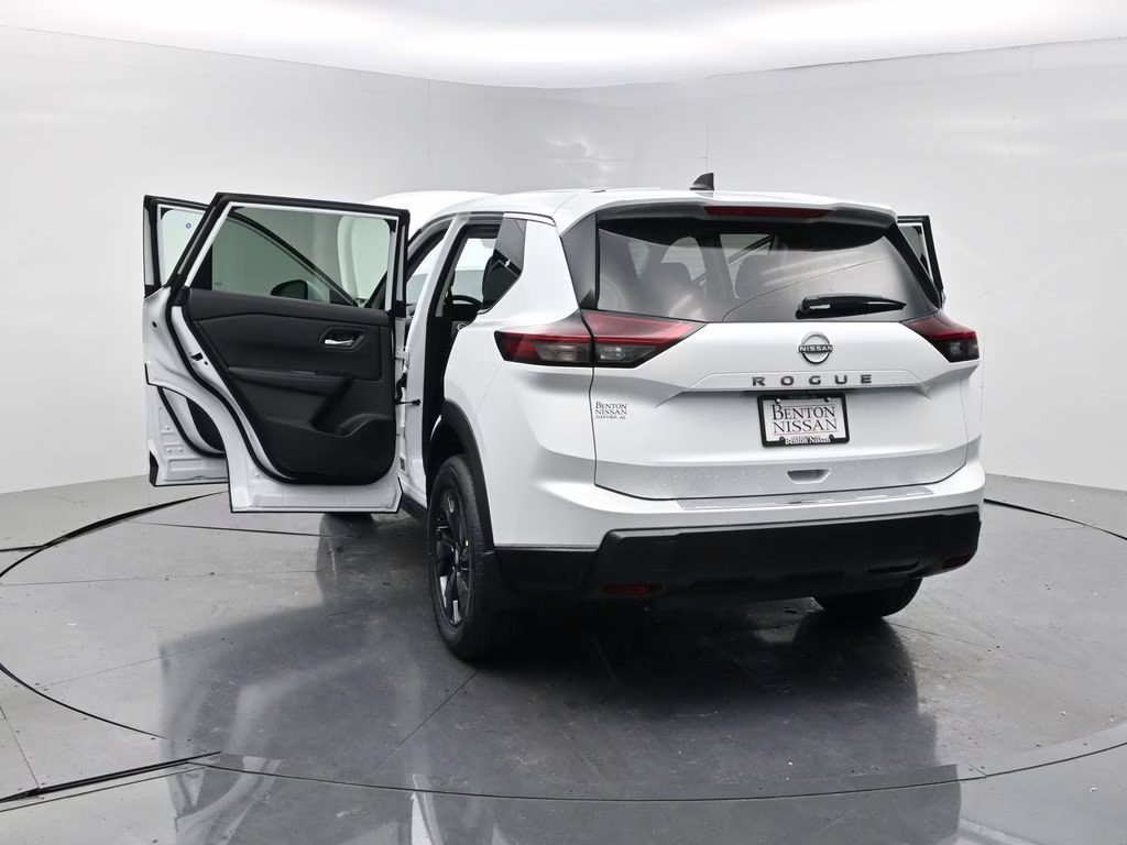 2026 Everest White Pearl Tricoat Nissan Rogue SV FWD SUV