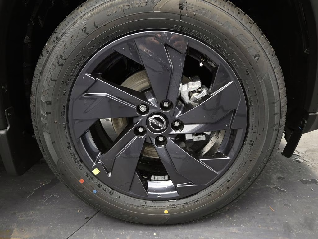 2026 Everest White Pearl Tricoat Nissan Rogue SV FWD SUV