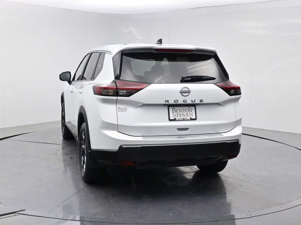 2026 Everest White Pearl Tricoat Nissan Rogue SV FWD SUV