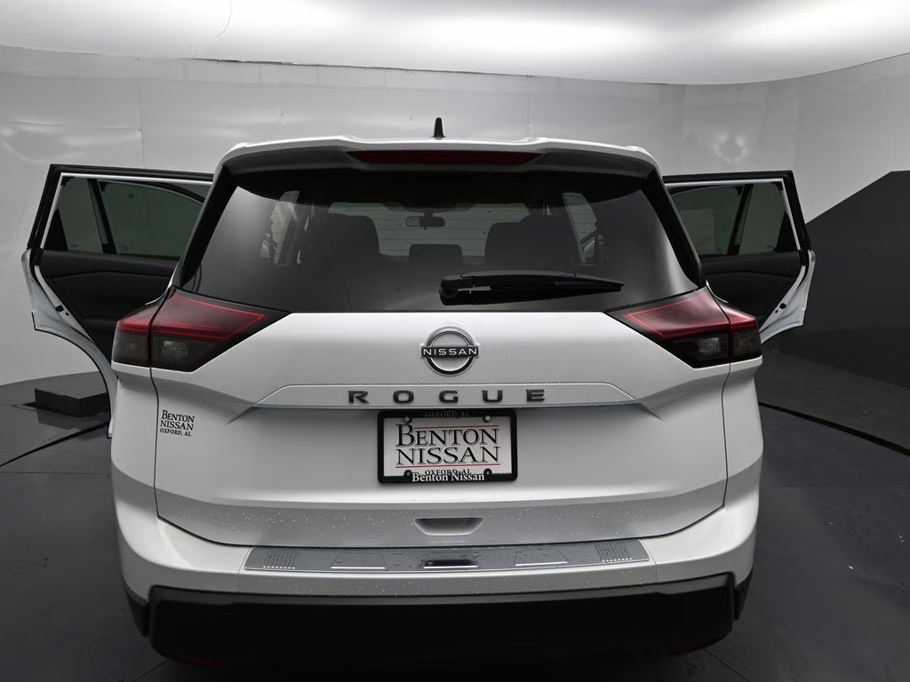 2026 Everest White Pearl Tricoat Nissan Rogue SV FWD SUV