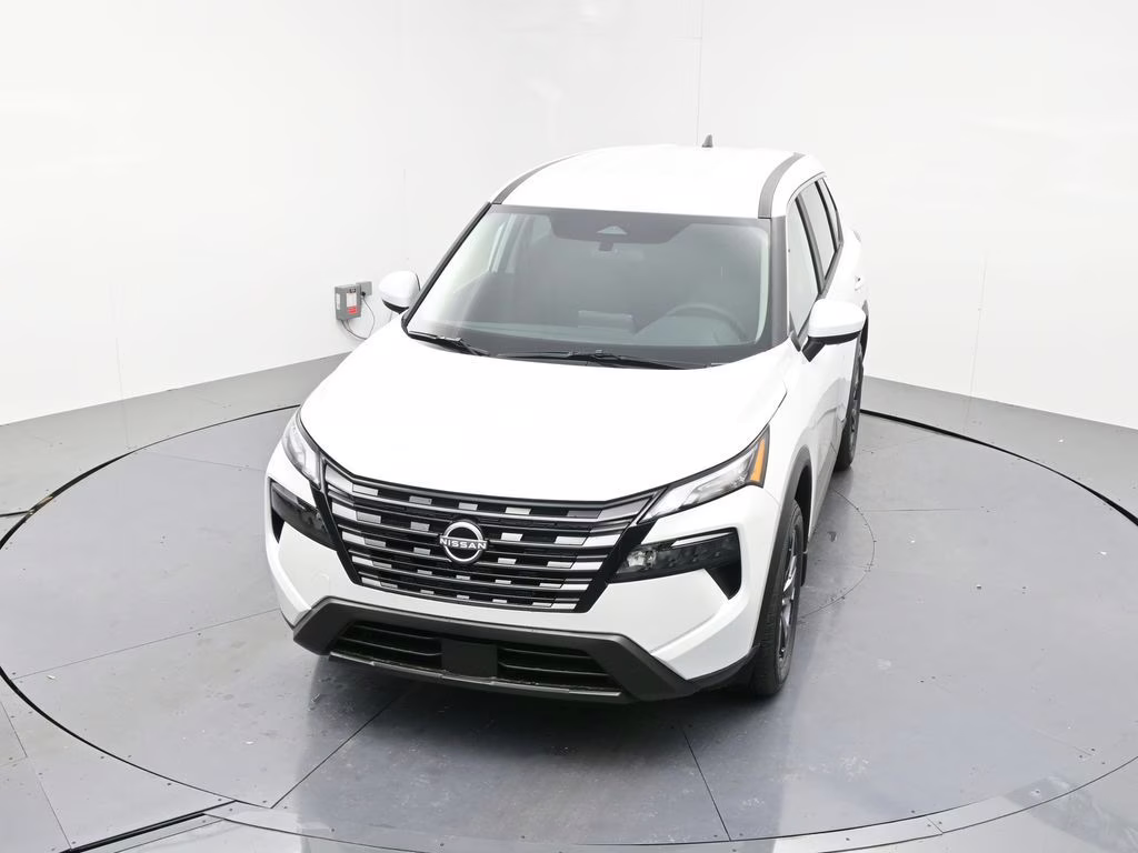 2026 Everest White Pearl Tricoat Nissan Rogue SV FWD SUV
