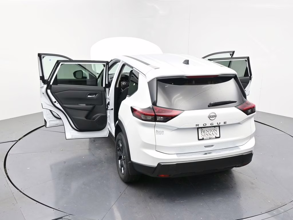 2026 Everest White Pearl Tricoat Nissan Rogue SV FWD SUV