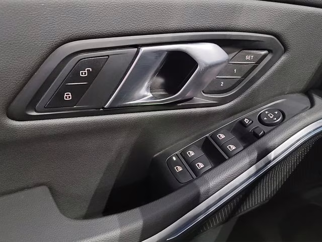 2025 Mineral White Metallic BMW 3 Series 330i xDrive AWD Sedan