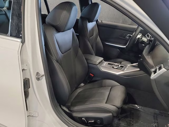 2025 Mineral White Metallic BMW 3 Series 330i xDrive AWD Sedan