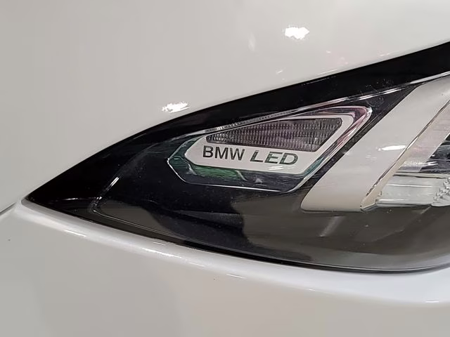 2025 Mineral White Metallic BMW 3 Series 330i xDrive AWD Sedan