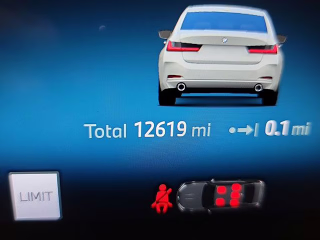 2025 Mineral White Metallic BMW 3 Series 330i xDrive AWD Sedan