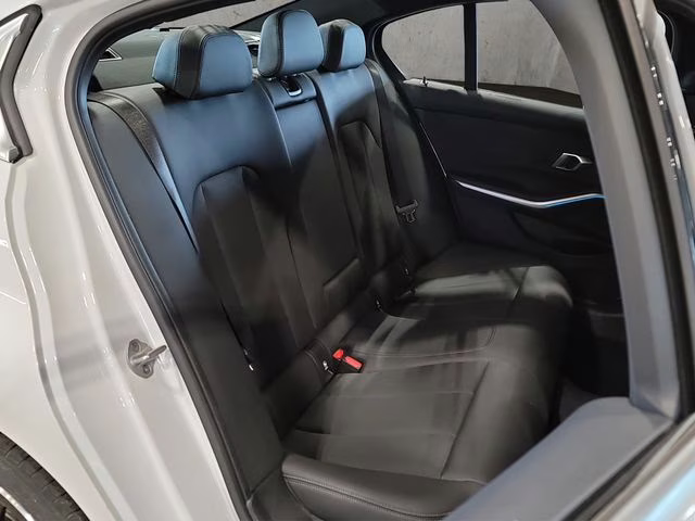 2025 Mineral White Metallic BMW 3 Series 330i xDrive AWD Sedan