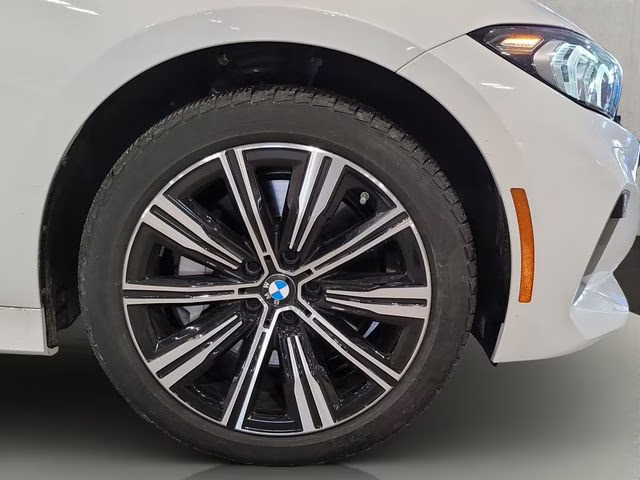 2025 Mineral White Metallic BMW 3 Series 330i xDrive AWD Sedan