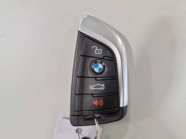 2025 Mineral White Metallic BMW 3 Series 330i xDrive AWD Sedan