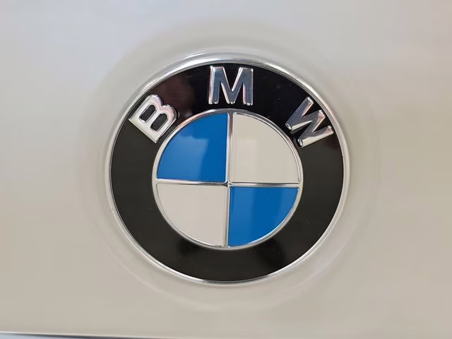 2025 Mineral White Metallic BMW 3 Series 330i xDrive AWD Sedan