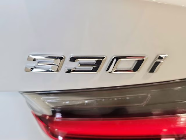 2025 Mineral White Metallic BMW 3 Series 330i xDrive AWD Sedan