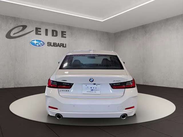 2025 Mineral White Metallic BMW 3 Series 330i xDrive AWD Sedan