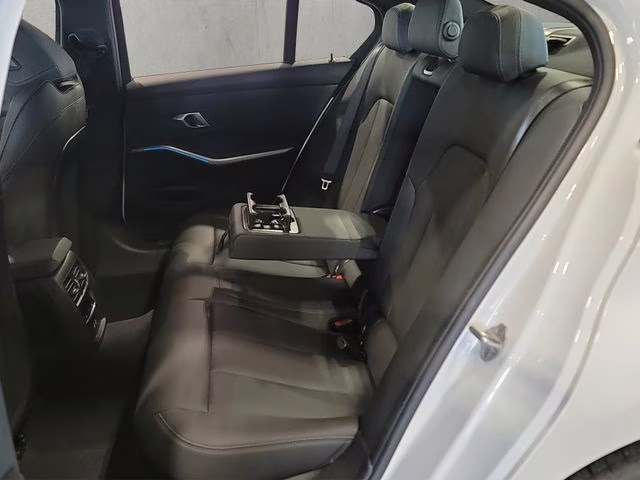 2025 Mineral White Metallic BMW 3 Series 330i xDrive AWD Sedan