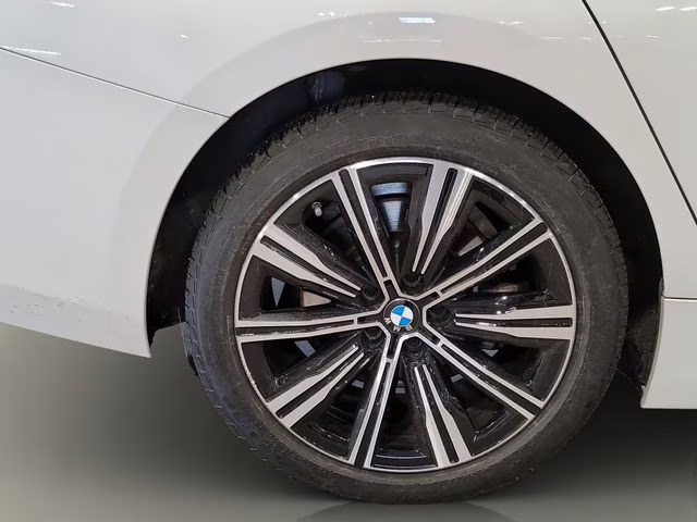 2025 Mineral White Metallic BMW 3 Series 330i xDrive AWD Sedan