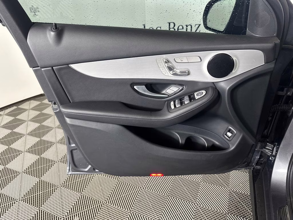 2022 Selenite Gray Metallic Mercedes-Benz GLC GLC 300 RWD SUV