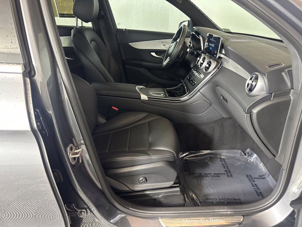 2022 Selenite Gray Metallic Mercedes-Benz GLC GLC 300 RWD SUV