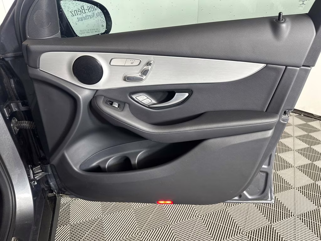 2022 Selenite Gray Metallic Mercedes-Benz GLC GLC 300 RWD SUV