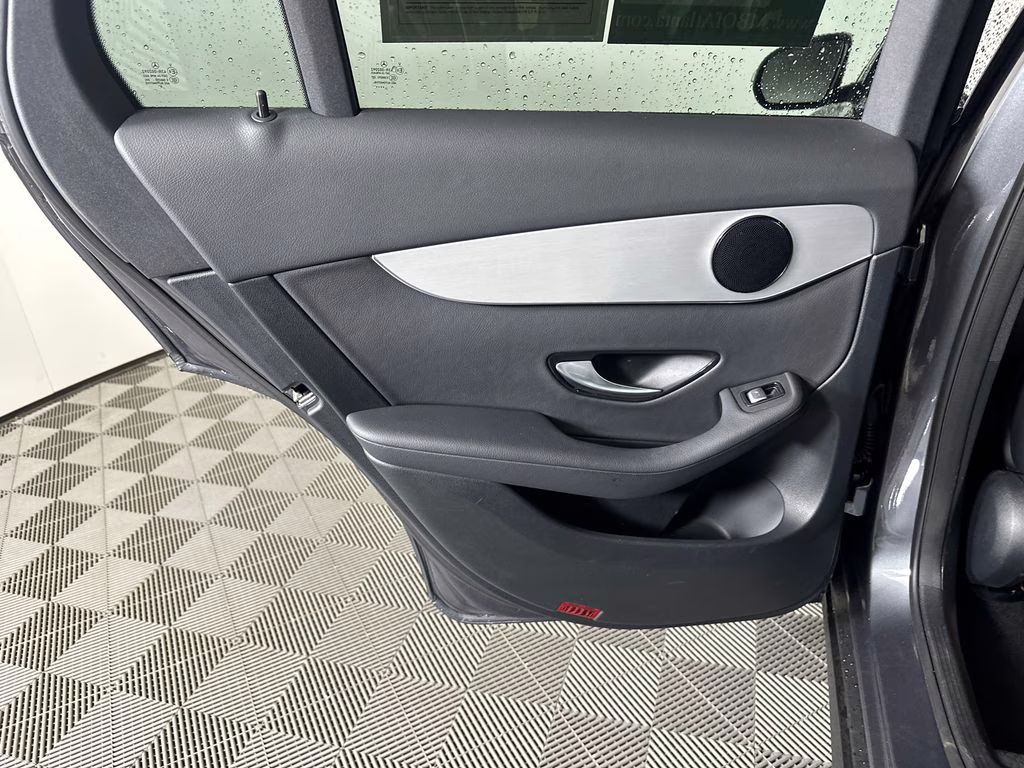 2022 Selenite Gray Metallic Mercedes-Benz GLC GLC 300 RWD SUV