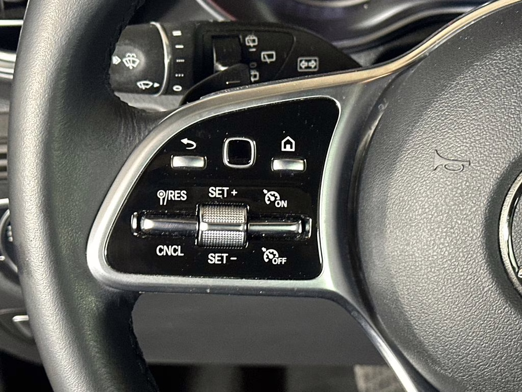 2022 Selenite Gray Metallic Mercedes-Benz GLC GLC 300 RWD SUV