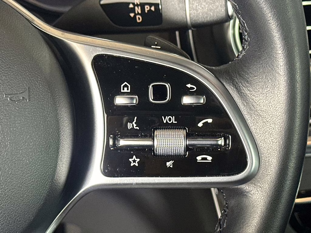 2022 Selenite Gray Metallic Mercedes-Benz GLC GLC 300 RWD SUV