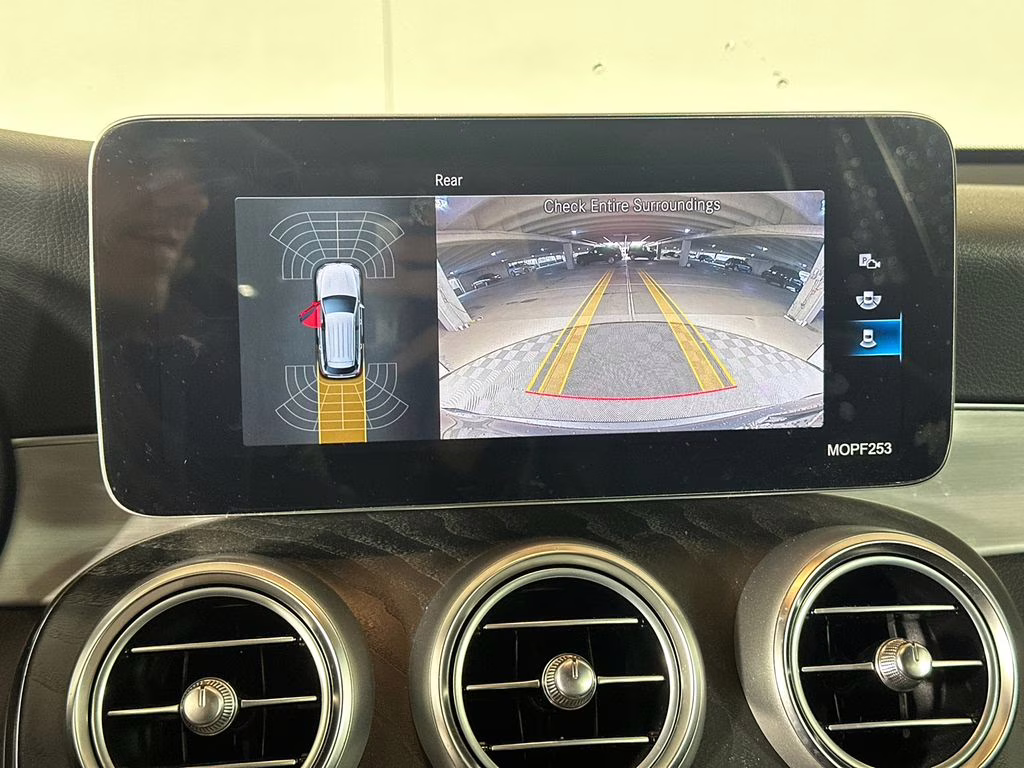 2022 Selenite Gray Metallic Mercedes-Benz GLC GLC 300 RWD SUV