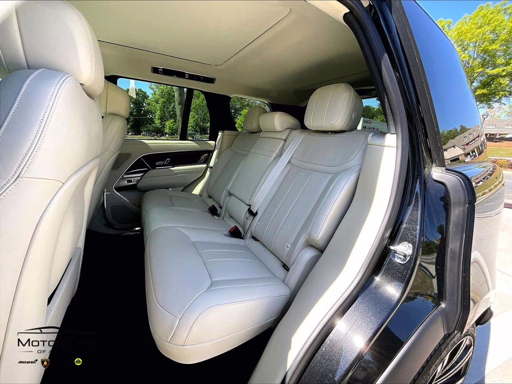 2025 Santorini Black Metallic Land Rover Range Rover SE Shadow Pack AWD SUV