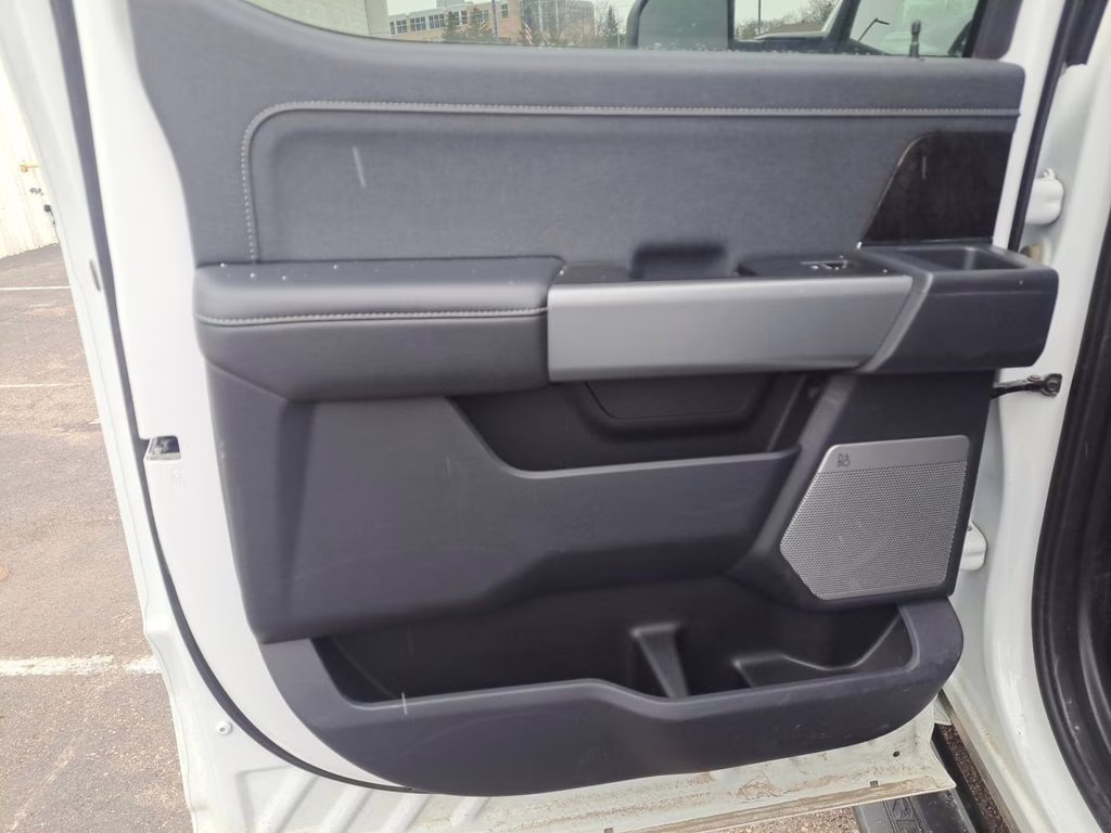 2024 White Ford Super Duty F-250 SRW Lariat Ultimate FX4 w/5th Wheel Pkg 4X4 Truck