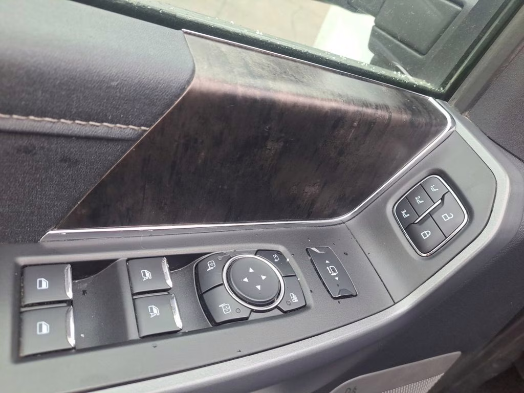 2024 White Ford Super Duty F-250 SRW Lariat Ultimate FX4 w/5th Wheel Pkg 4X4 Truck