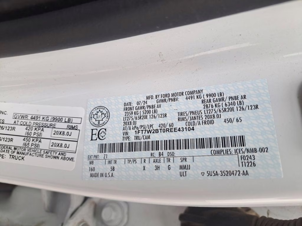 2024 White Ford Super Duty F-250 SRW Lariat Ultimate FX4 w/5th Wheel Pkg 4X4 Truck