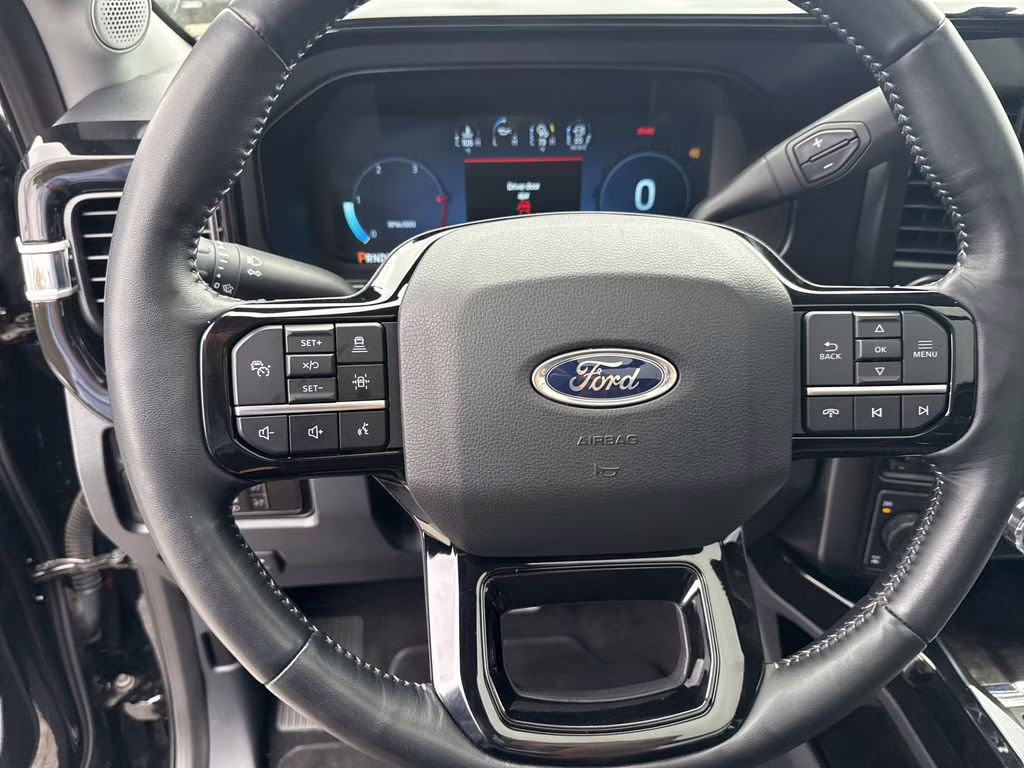 2023 Agate Black Metallic Ford Super Duty F-250 SRW Lariat 4X4 Truck