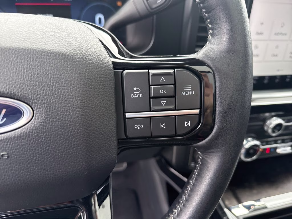 2023 Agate Black Metallic Ford Super Duty F-250 SRW Lariat 4X4 Truck