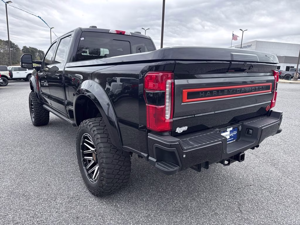 2023 Agate Black Metallic Ford Super Duty F-250 SRW Lariat 4X4 Truck