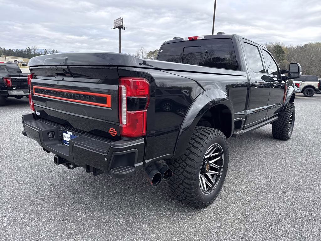 2023 Agate Black Metallic Ford Super Duty F-250 SRW Lariat 4X4 Truck